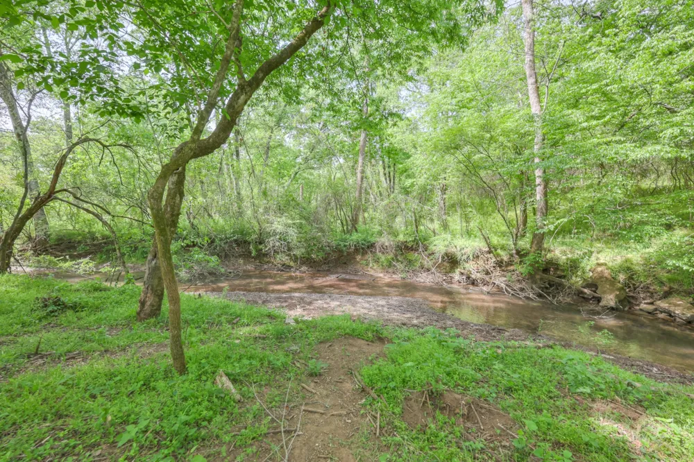2153 Williamsport Pike Columbia, TN 38401