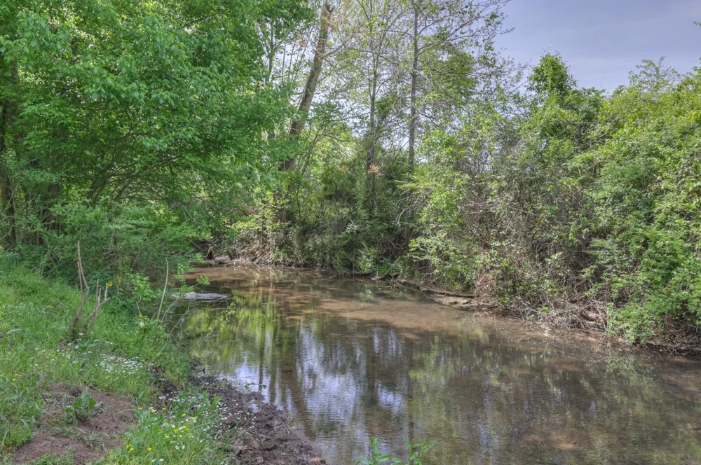 2153 Williamsport Pike Columbia, TN 38401