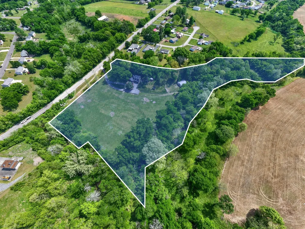 2153 Williamsport Pike Columbia, TN 38401