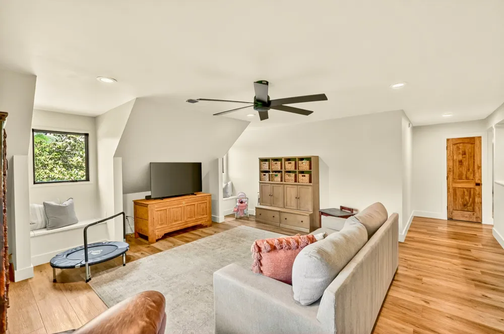 2153 Williamsport Pike Columbia, TN 38401