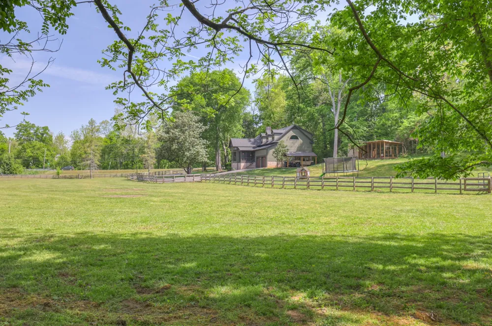 2153 Williamsport Pike Columbia, TN 38401