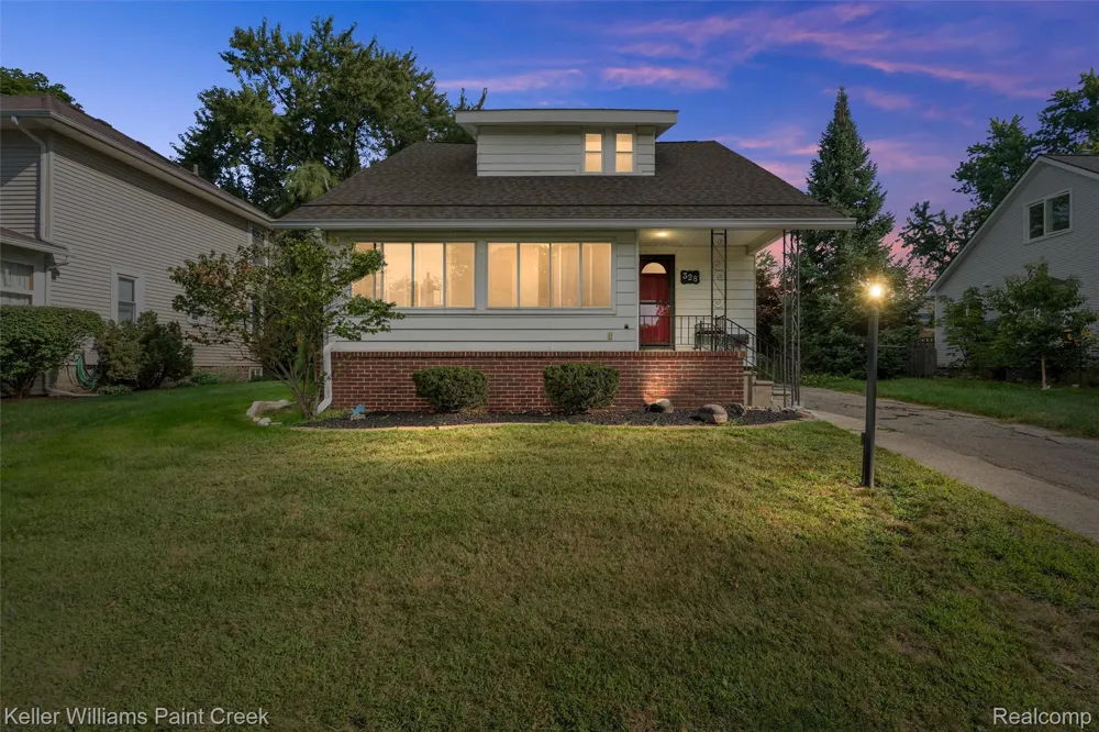 328 Ferndale Avenue Rochester City, MI 48307