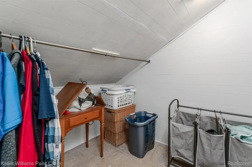 328 Ferndale Avenue Rochester City, MI 48307