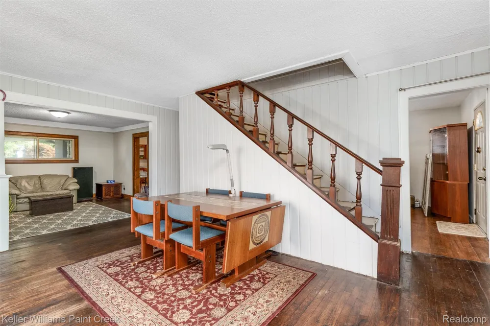 328 Ferndale Avenue Rochester City, MI 48307