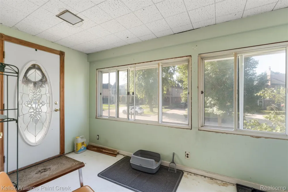 328 Ferndale Avenue Rochester City, MI 48307