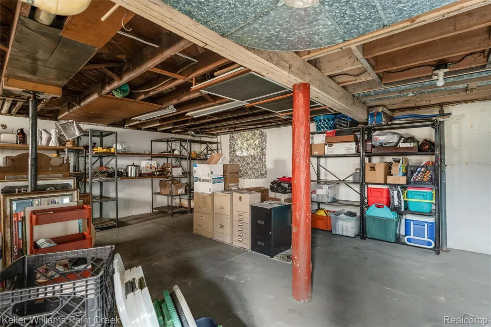 328 Ferndale Avenue Rochester City, MI 48307