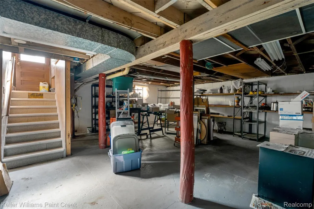 328 Ferndale Avenue Rochester City, MI 48307