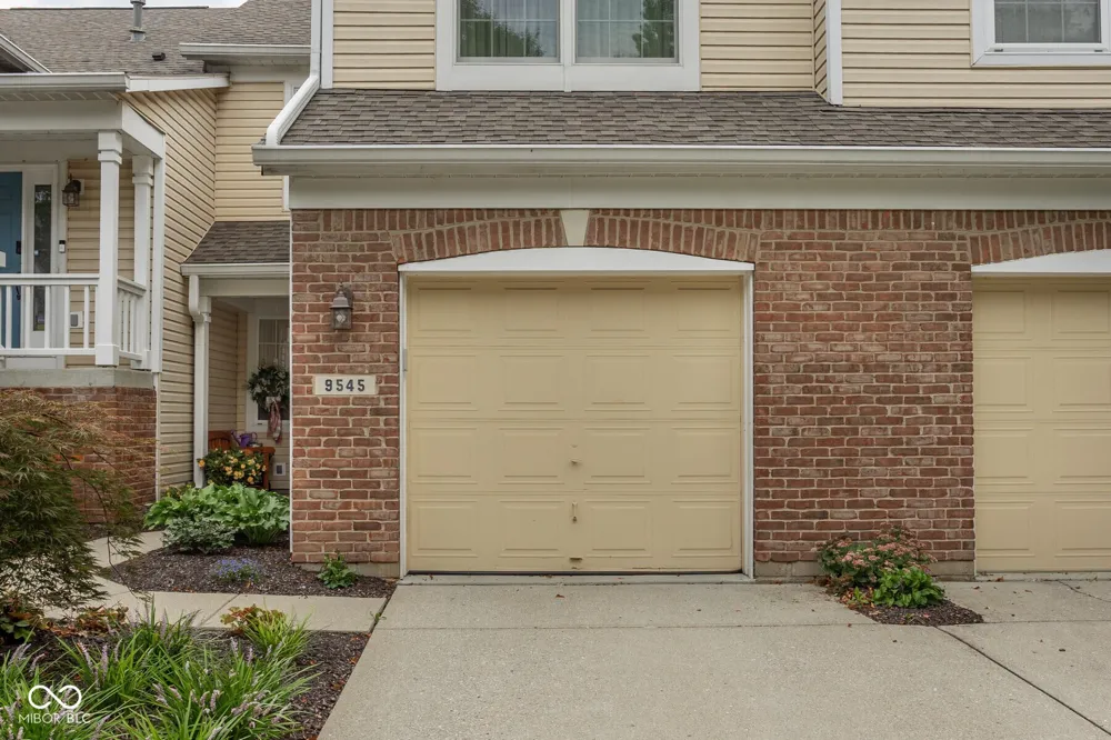 9545 Longwell Drive Indianapolis, IN 46240