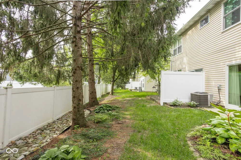 9545 Longwell Drive Indianapolis, IN 46240