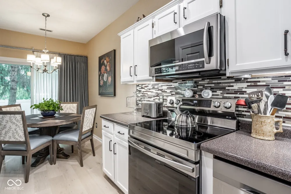 9545 Longwell Drive Indianapolis, IN 46240