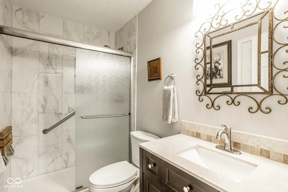 9545 Longwell Drive Indianapolis, IN 46240