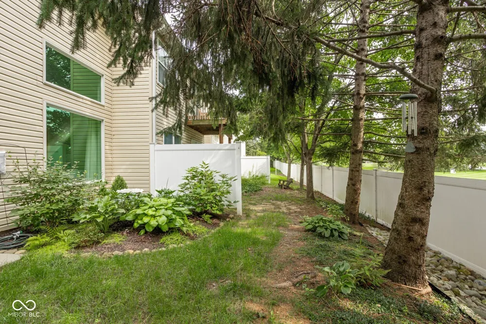 9545 Longwell Drive Indianapolis, IN 46240