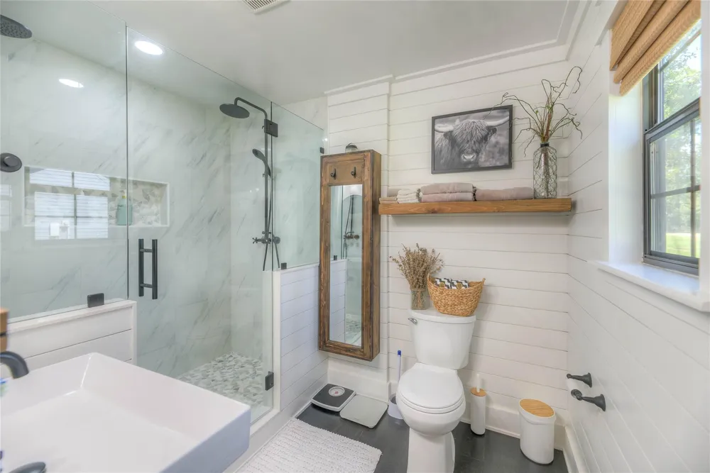 333 Edgewood Onalaska, TX 77360