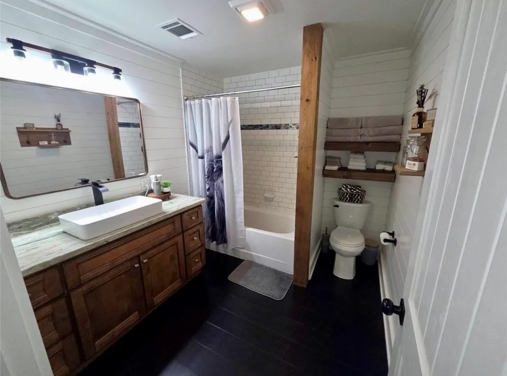 333 Edgewood Onalaska, TX 77360
