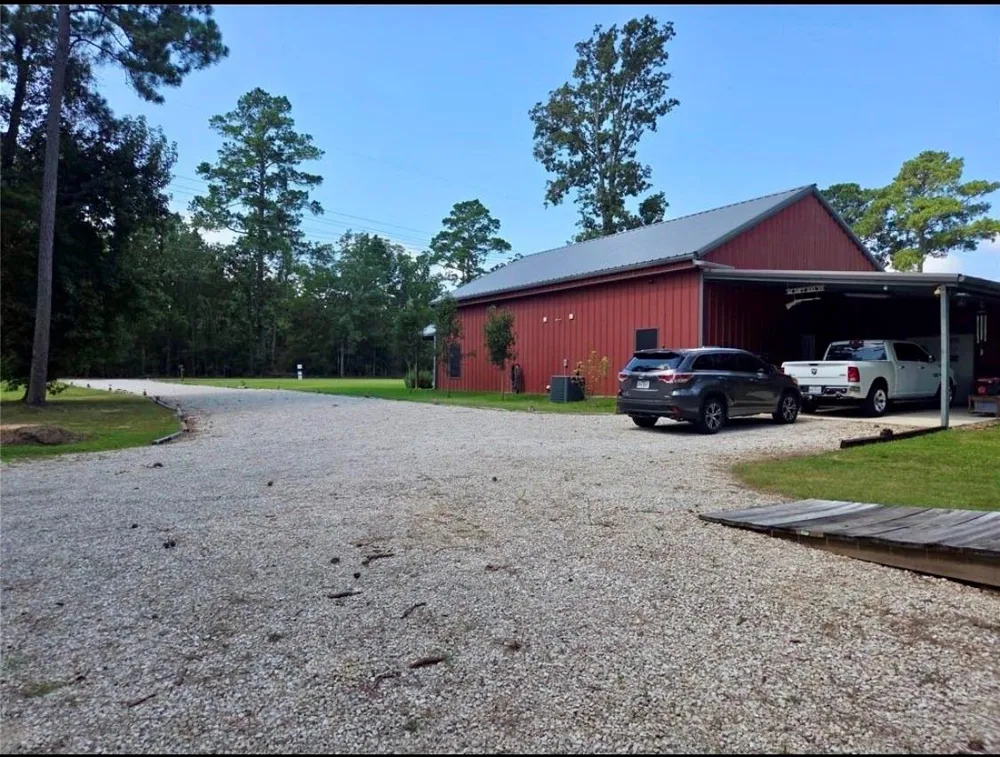 333 Edgewood Onalaska, TX 77360