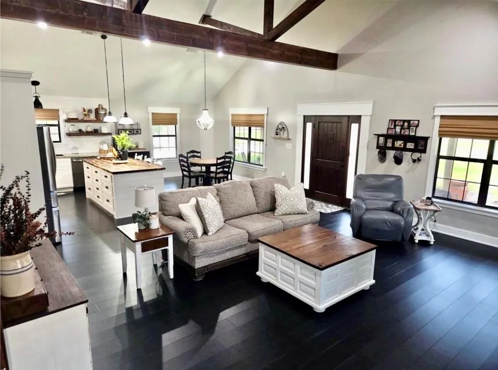 333 Edgewood Onalaska, TX 77360