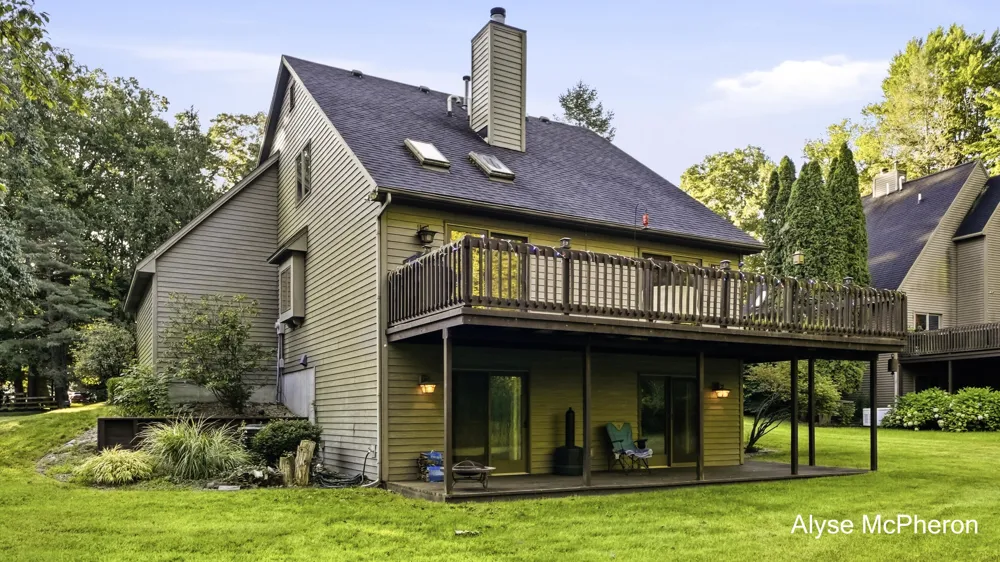 18121 Lovell Road Spring Lake, MI 49456