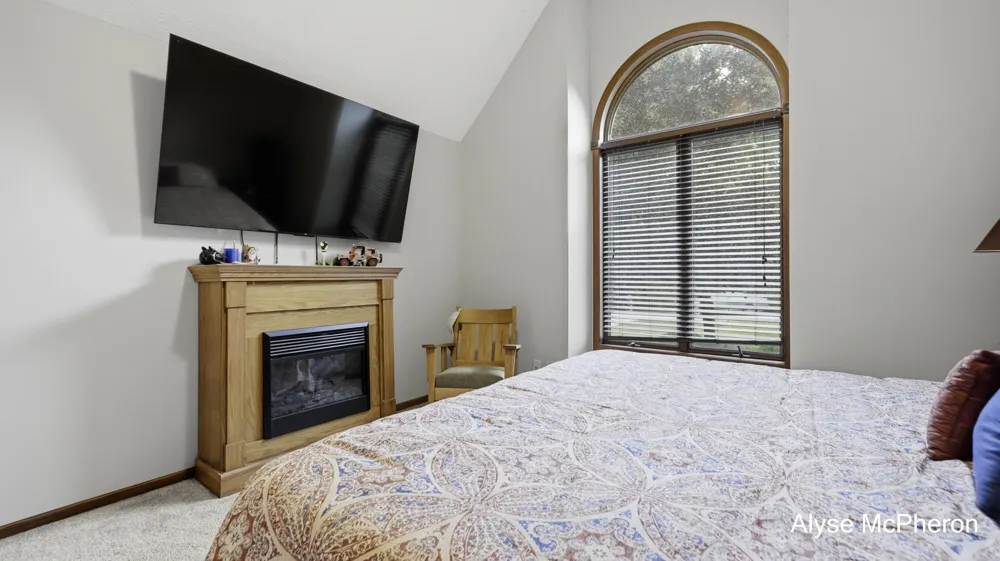 18121 Lovell Road Spring Lake, MI 49456