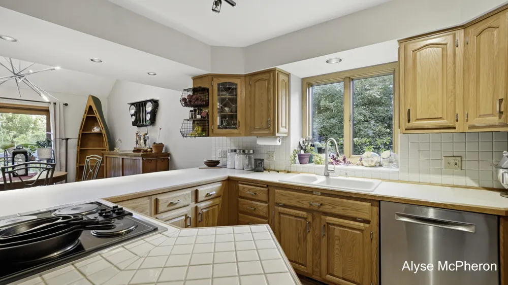 18121 Lovell Road Spring Lake, MI 49456