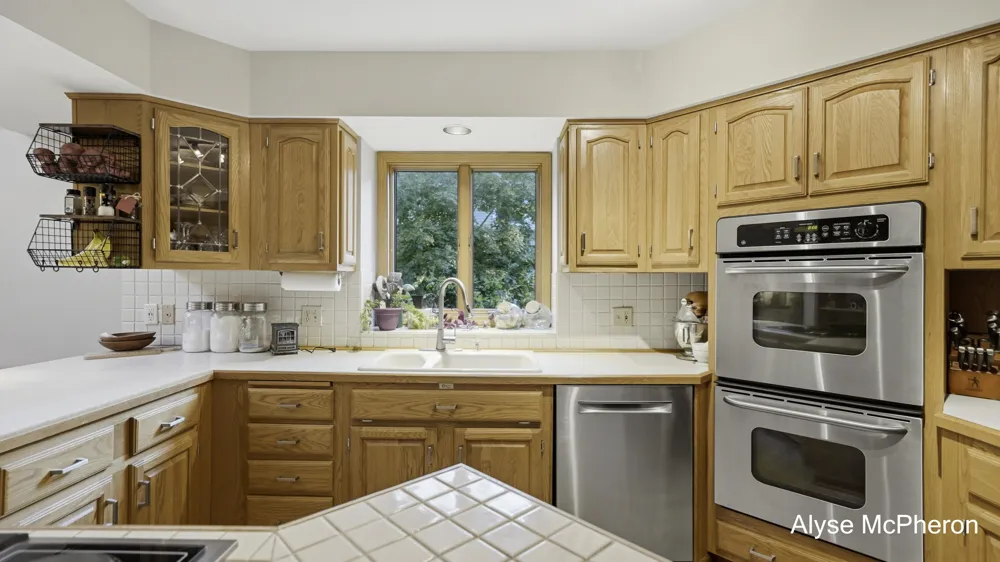18121 Lovell Road Spring Lake, MI 49456