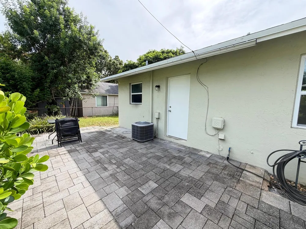 8748 Sunset Drive Palm Beach Gardens, FL 33410