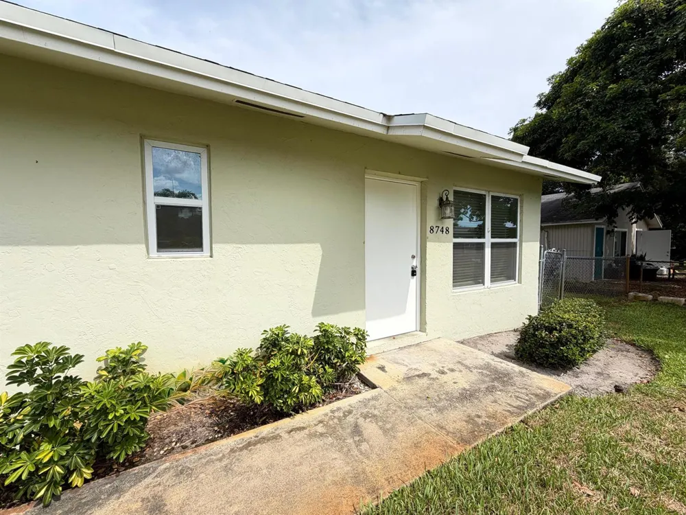 8748 Sunset Drive Palm Beach Gardens, FL 33410