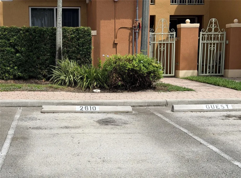 14377 SW 11th St #2610 Pembroke Pines, FL 33027