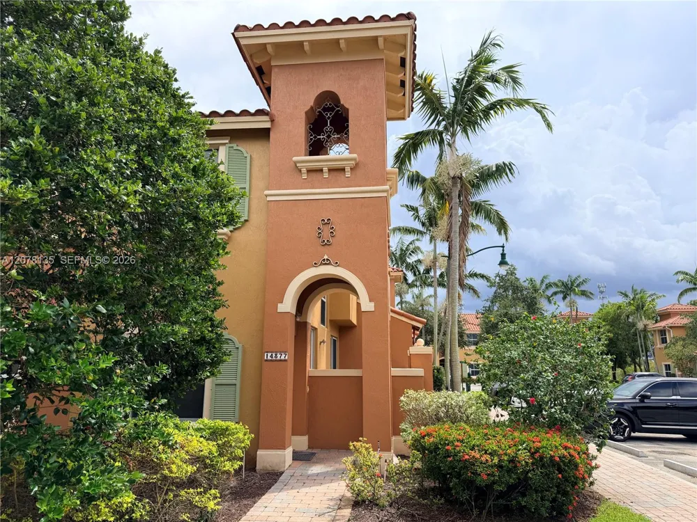 14377 SW 11th St #2610 Pembroke Pines, FL 33027