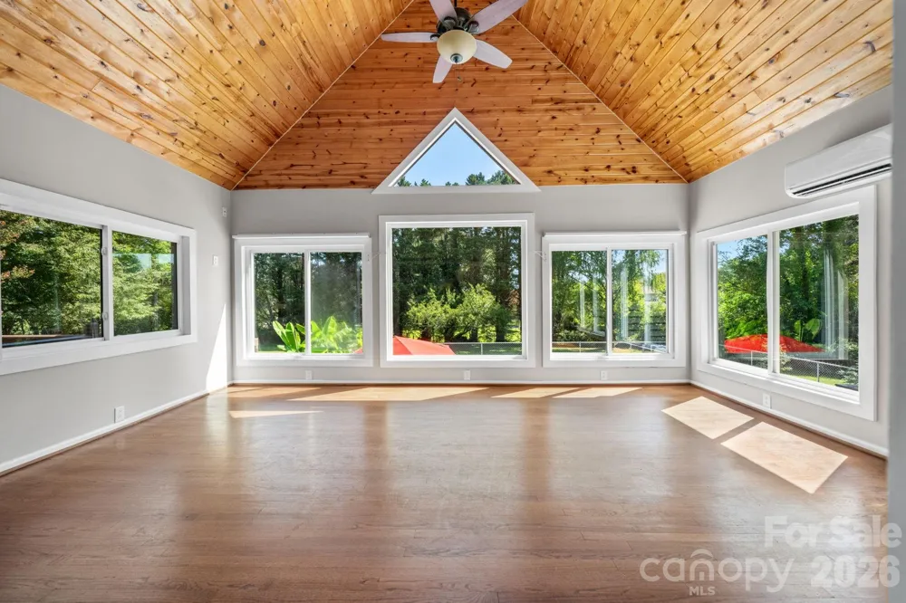 2025 34th Avenue Drive NE Hickory, NC 28601