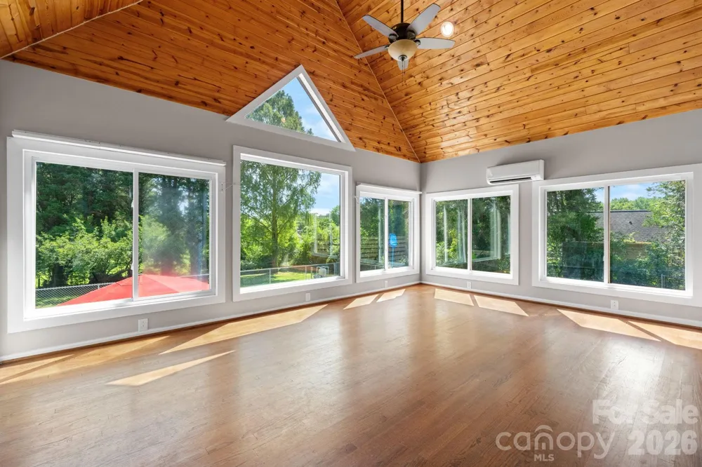 2025 34th Avenue Drive NE Hickory, NC 28601