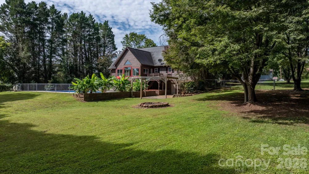 2025 34th Avenue Drive NE Hickory, NC 28601