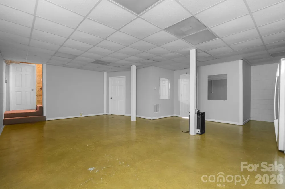 2025 34th Avenue Drive NE Hickory, NC 28601
