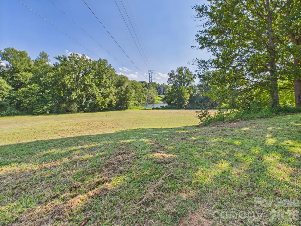 51 Fred Jolly Lane Taylorsville, NC 28681
