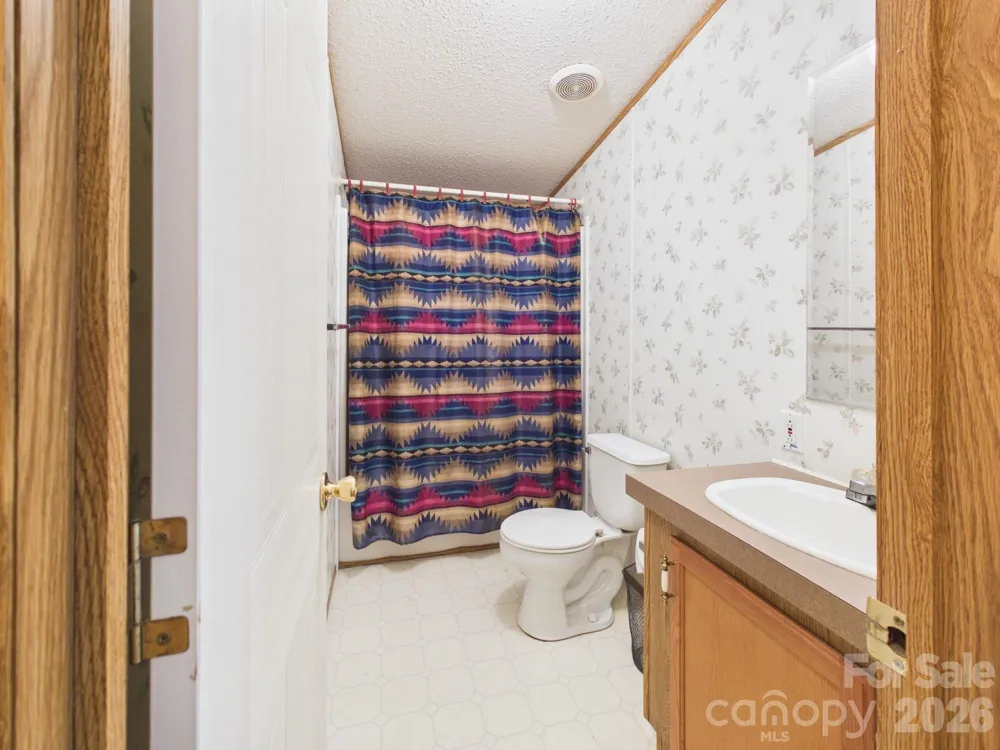 51 Fred Jolly Lane Taylorsville, NC 28681