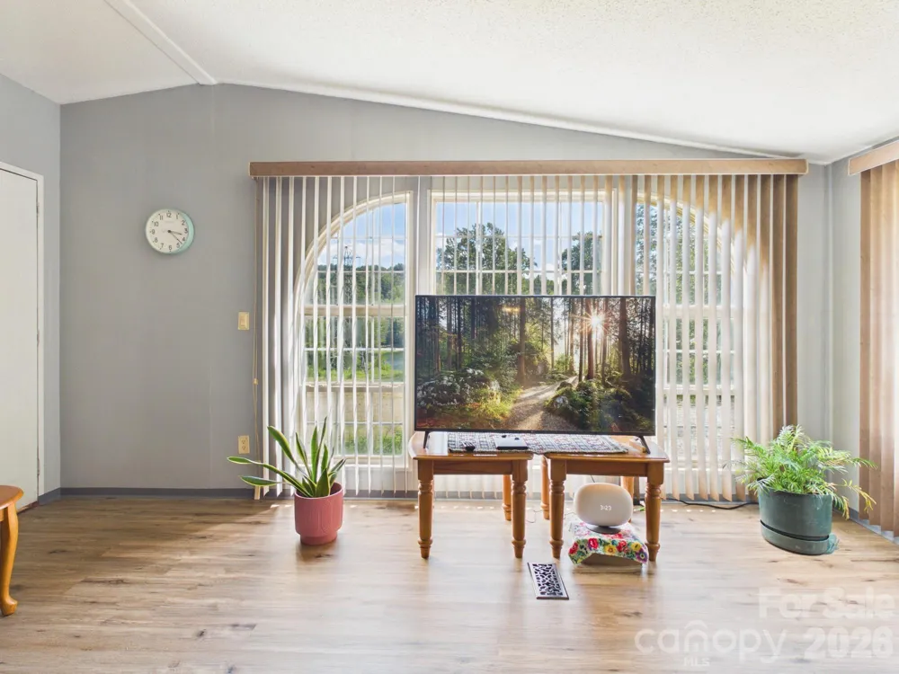 51 Fred Jolly Lane Taylorsville, NC 28681