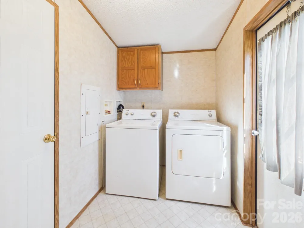 51 Fred Jolly Lane Taylorsville, NC 28681