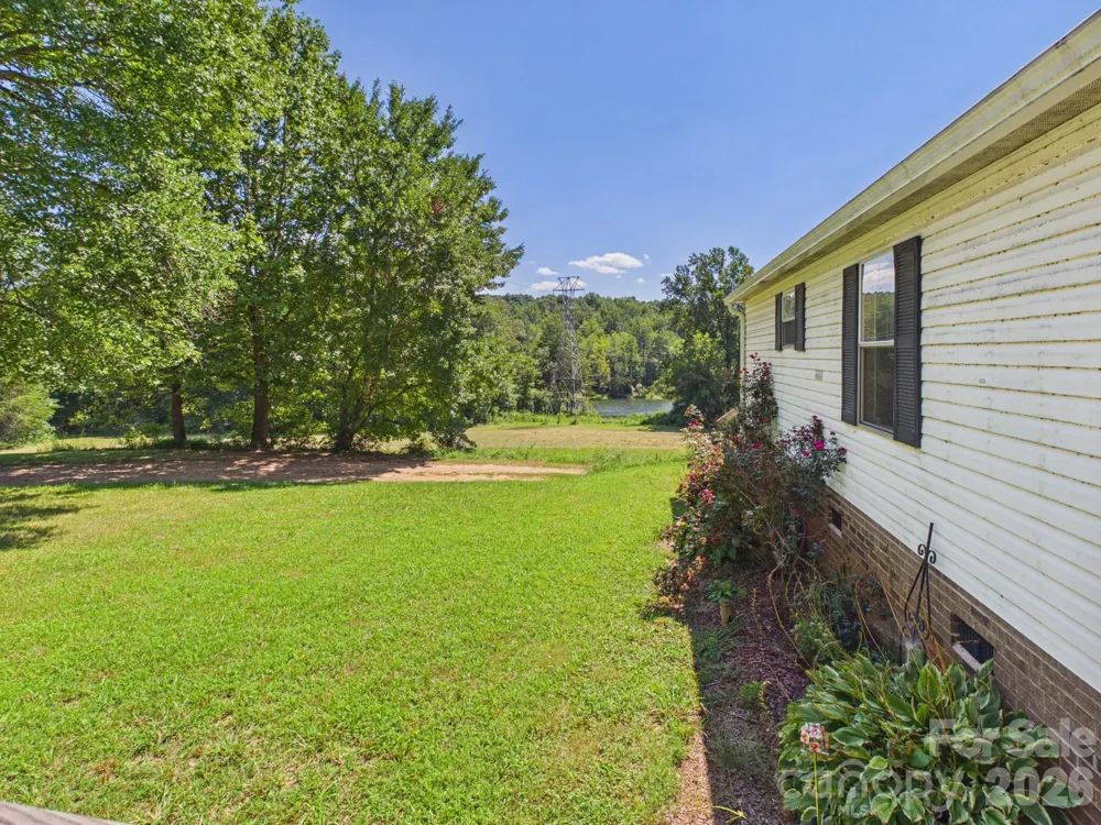 51 Fred Jolly Lane Taylorsville, NC 28681