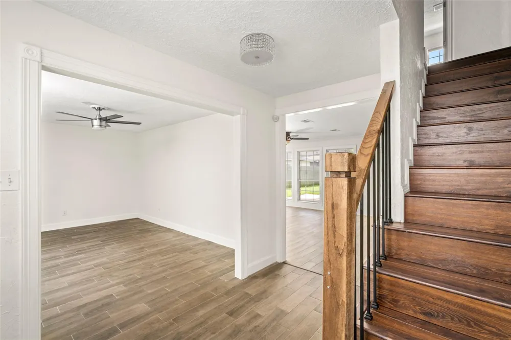 560 Landfall Lane Conroe, TX 77302