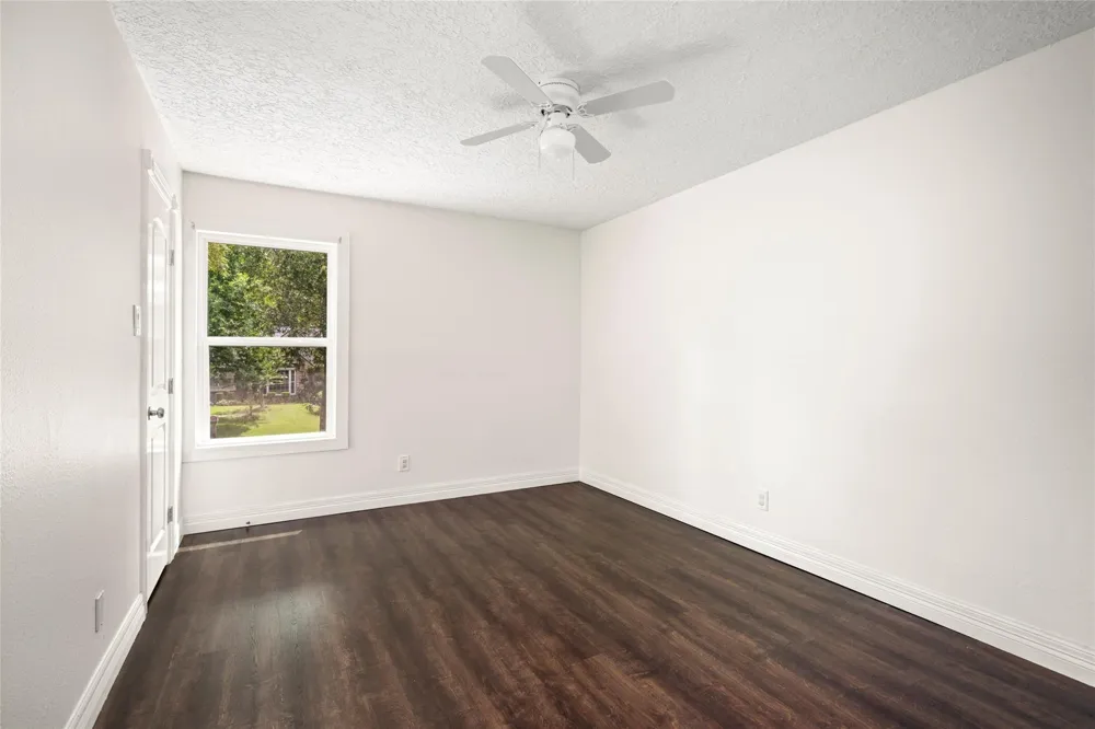 560 Landfall Lane Conroe, TX 77302
