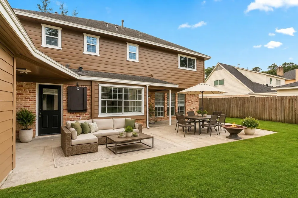 560 Landfall Lane Conroe, TX 77302