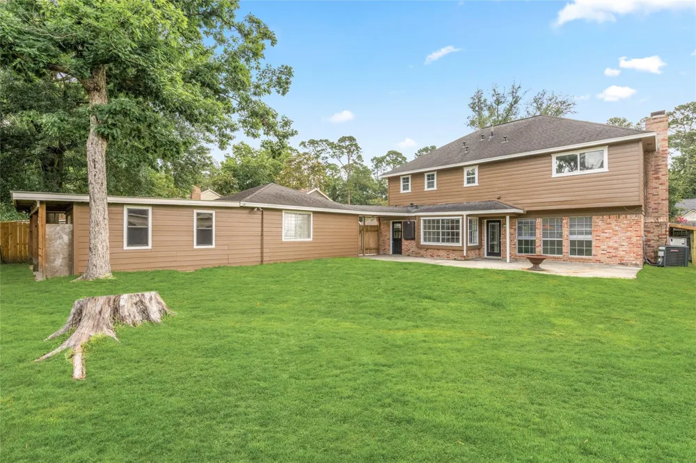 560 Landfall Lane Conroe, TX 77302