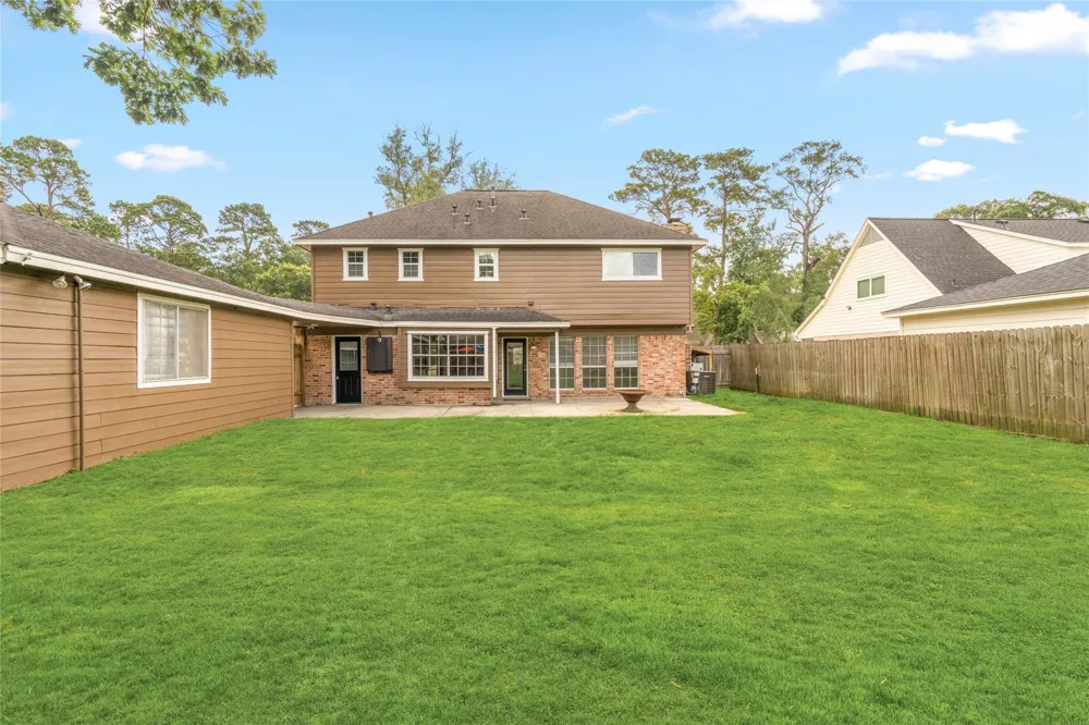 560 Landfall Lane Conroe, TX 77302
