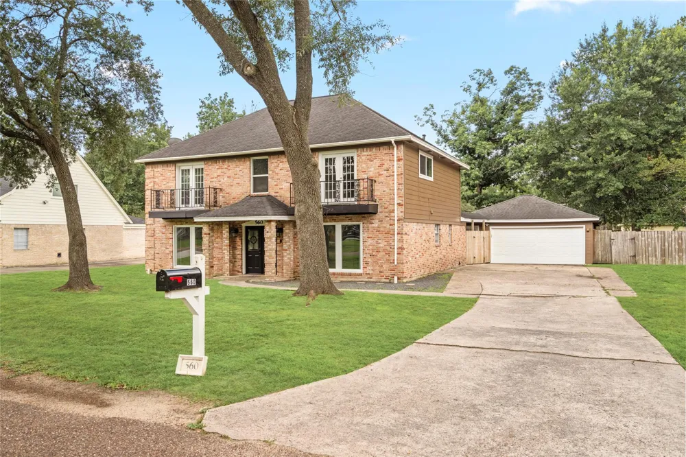 560 Landfall Lane Conroe, TX 77302