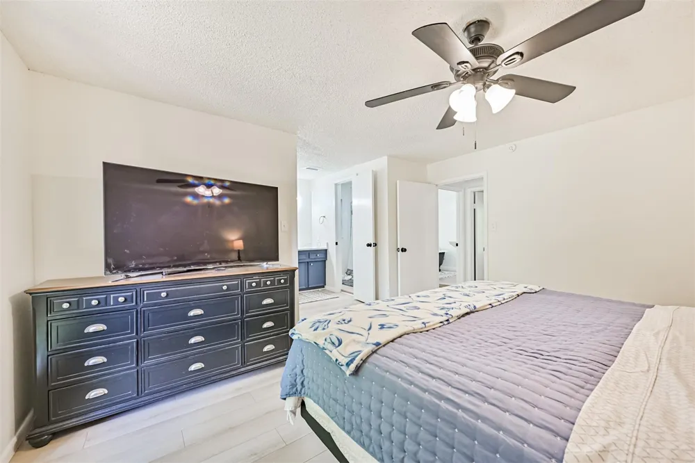 7445 Cobbs Oak Lane Rosharon, TX 77583