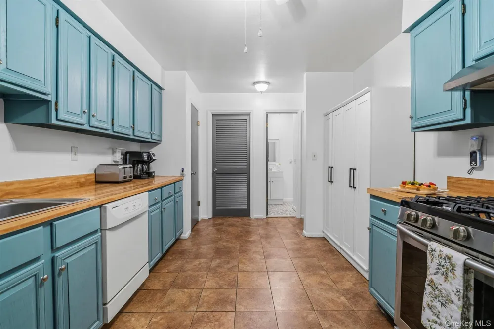 190 Country Club Drive Florida, NY 10921