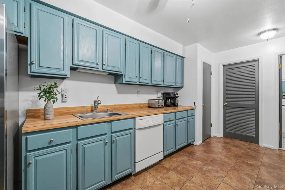 190 Country Club Drive Florida, NY 10921