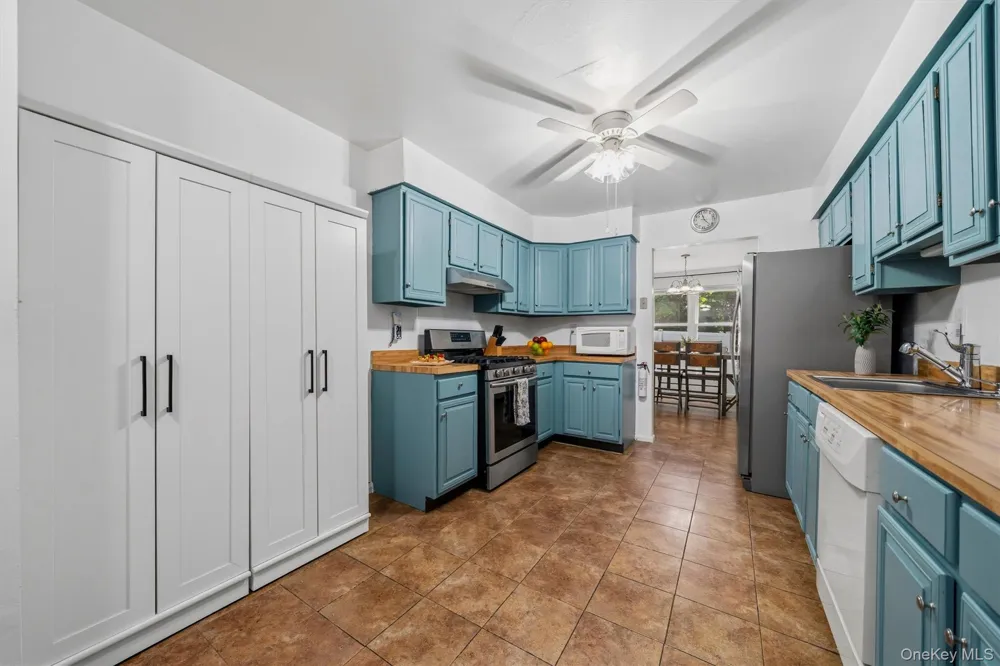 190 Country Club Drive Florida, NY 10921