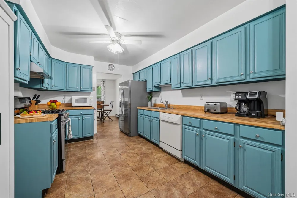 190 Country Club Drive Florida, NY 10921