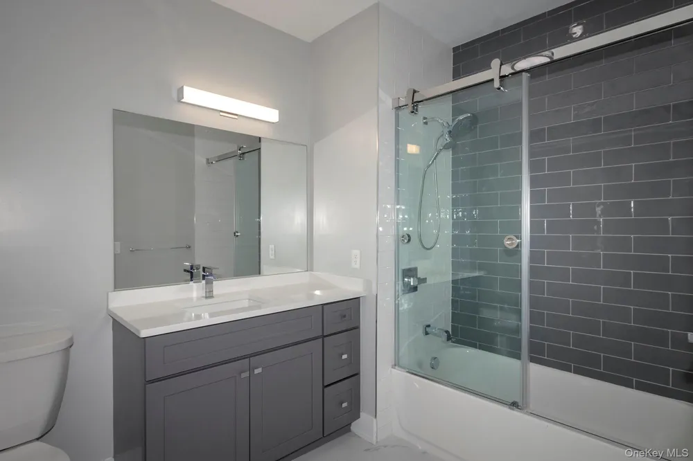 88102 Circle Drive #88-102 Central Islip, NY 11722
