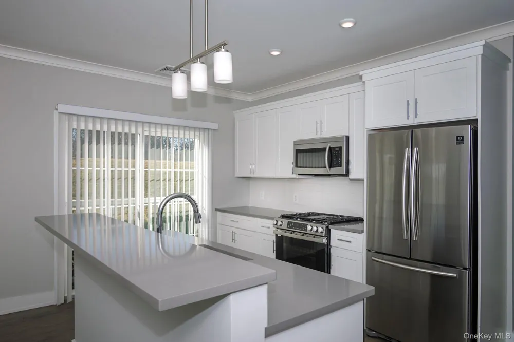88102 Circle Drive #88-102 Central Islip, NY 11722